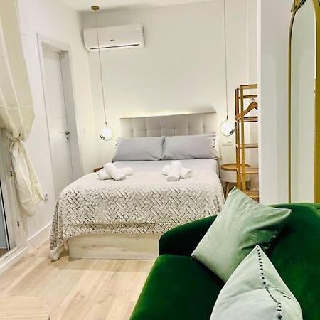 New Luxurious Studio With Patio/Center Apartment Malaga Exterior photo