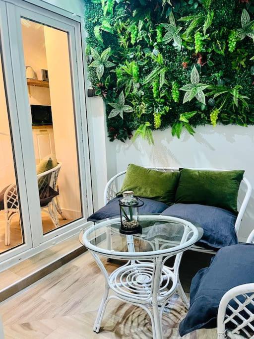 New Luxurious Studio With Patio/Center Apartment Malaga Exterior photo
